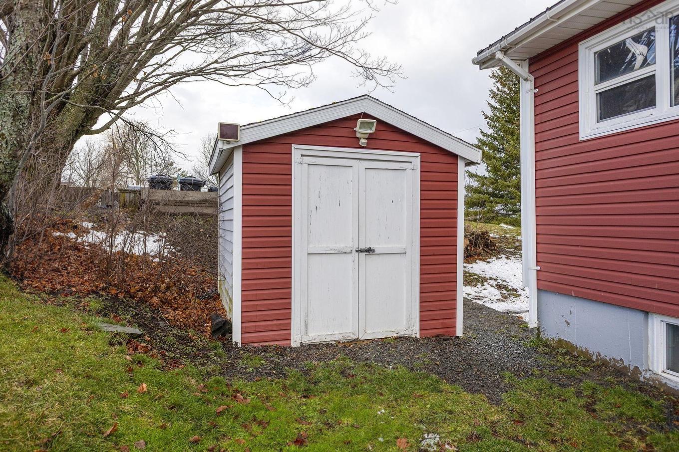 18 Kirk Avenue, Stellarton, NS