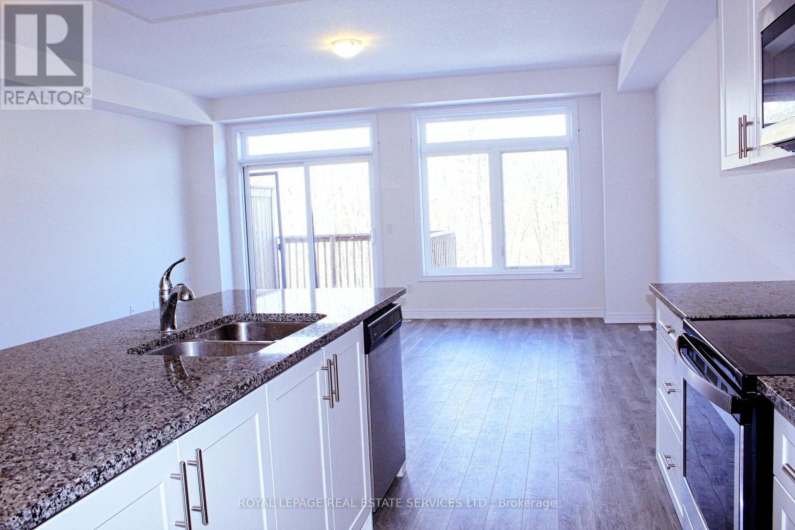 40 - 77 Diana Avenue, Brantford, ON - Indoor Photo Showing Kitchen With Double Sink