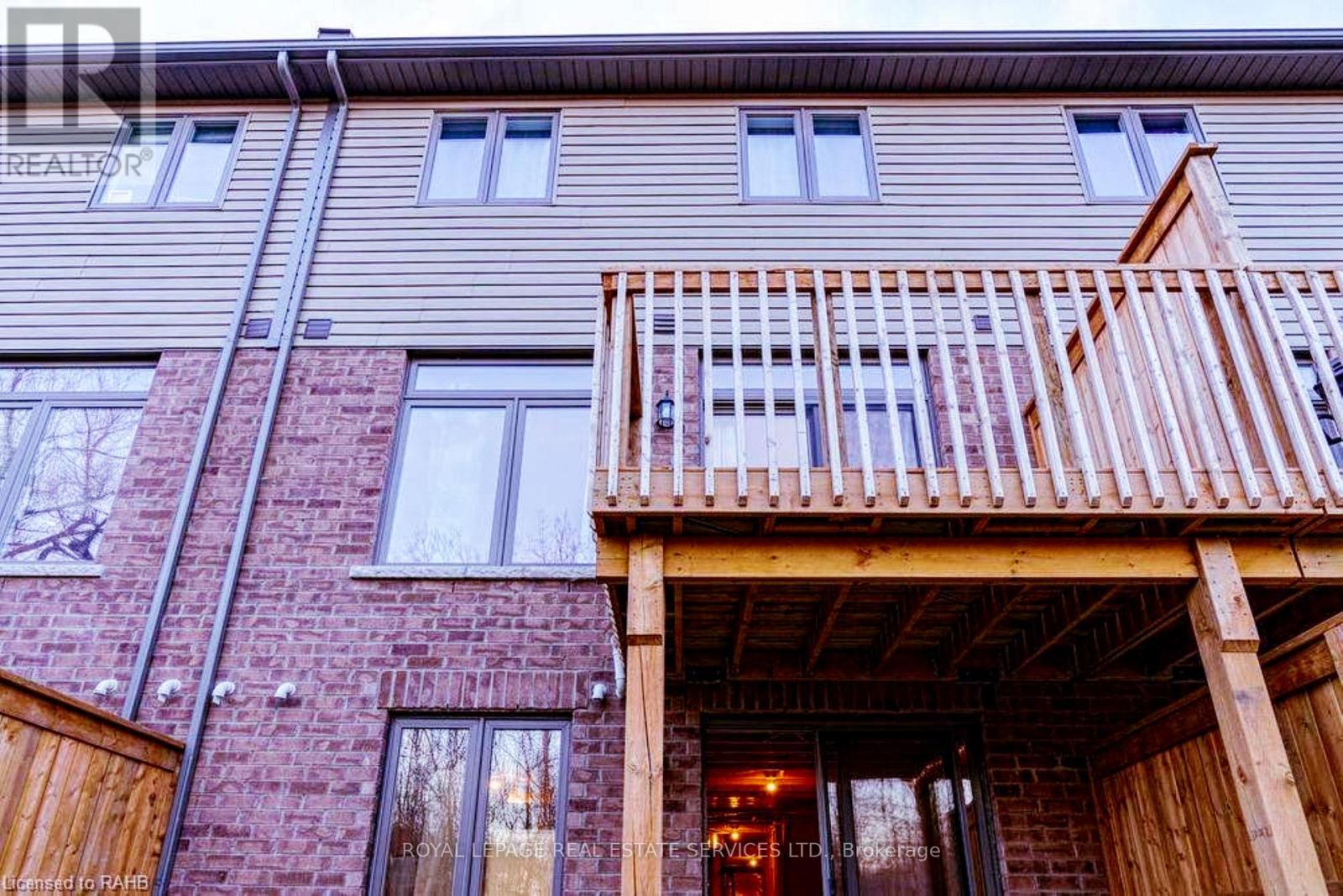 40 - 77 Diana Avenue, Brantford, ON - With Exterior