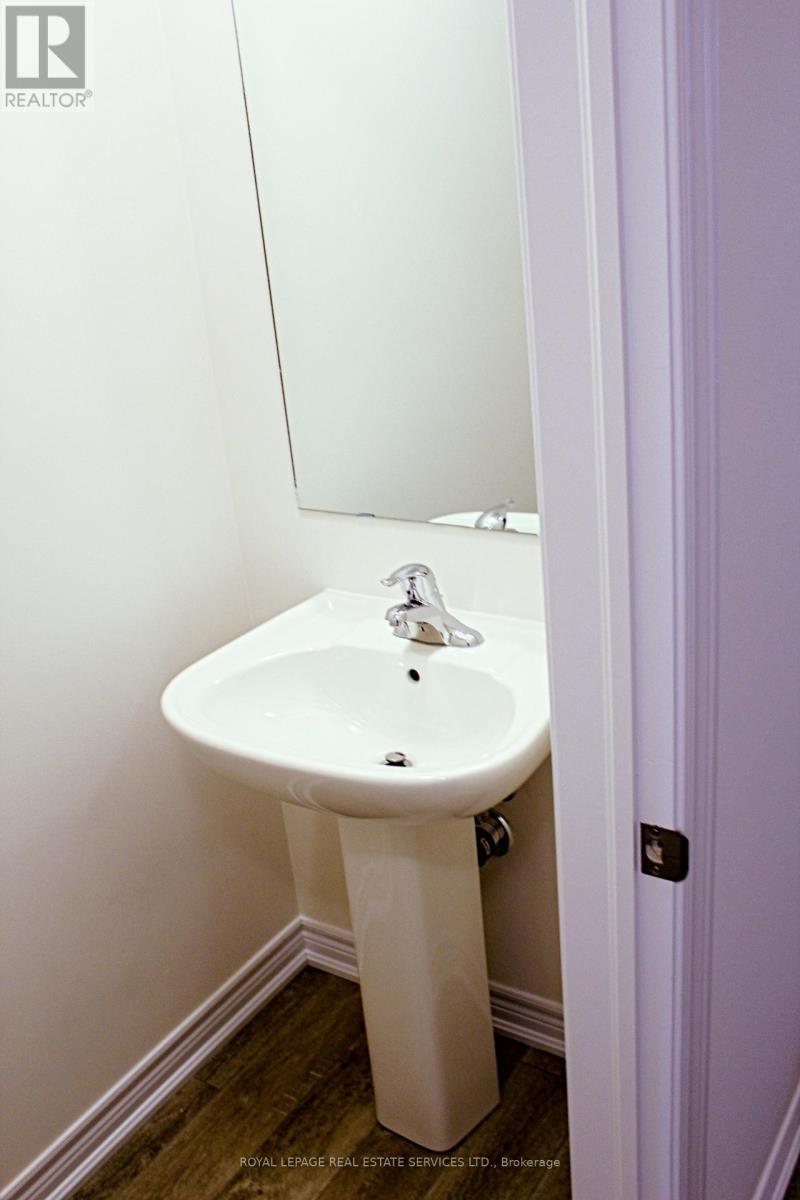 40 - 77 Diana Avenue, Brantford, ON - Indoor Photo Showing Bathroom