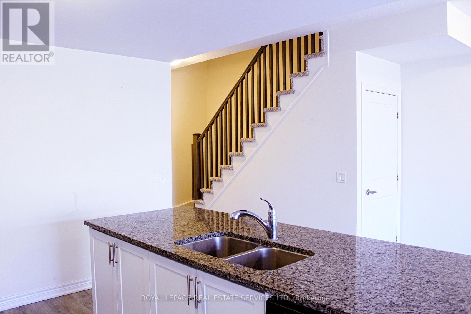 40 - 77 Diana Avenue, Brantford, ON - Indoor Photo Showing Kitchen With Double Sink