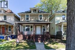 516 OAK Windsor, ON N9A 5E6