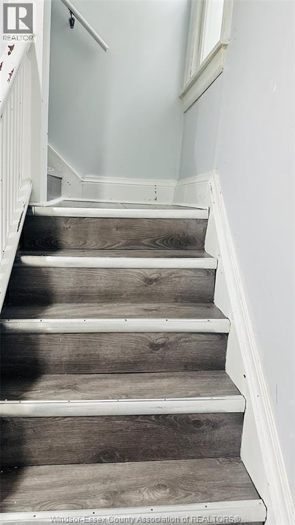 516 Oak, Windsor, ON - Indoor Photo Showing Other Room