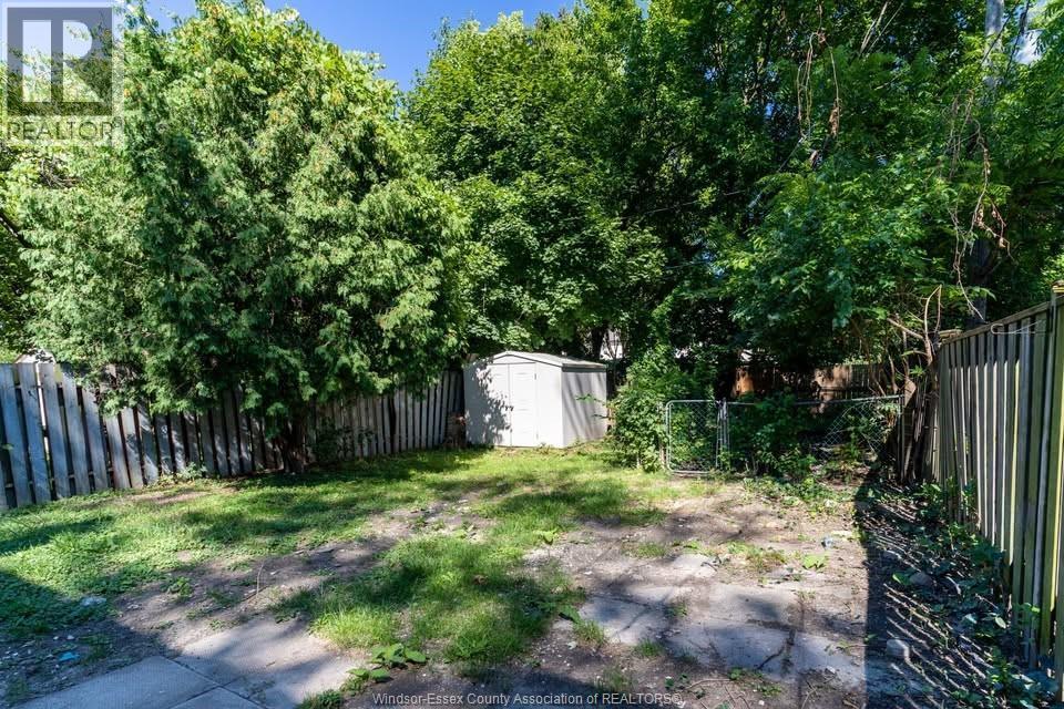 516 Oak, Windsor, ON - Outdoor