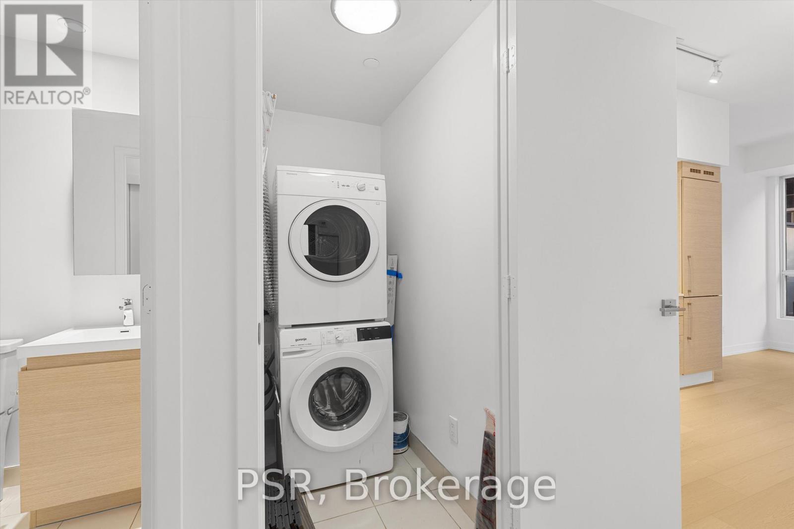 223 - 1030 King Street W, Toronto, ON - Indoor Photo Showing Laundry Room