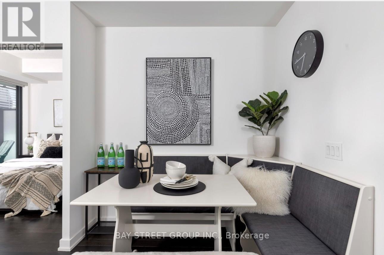 2208 - 25 Richmond Street E, Toronto, ON - Indoor