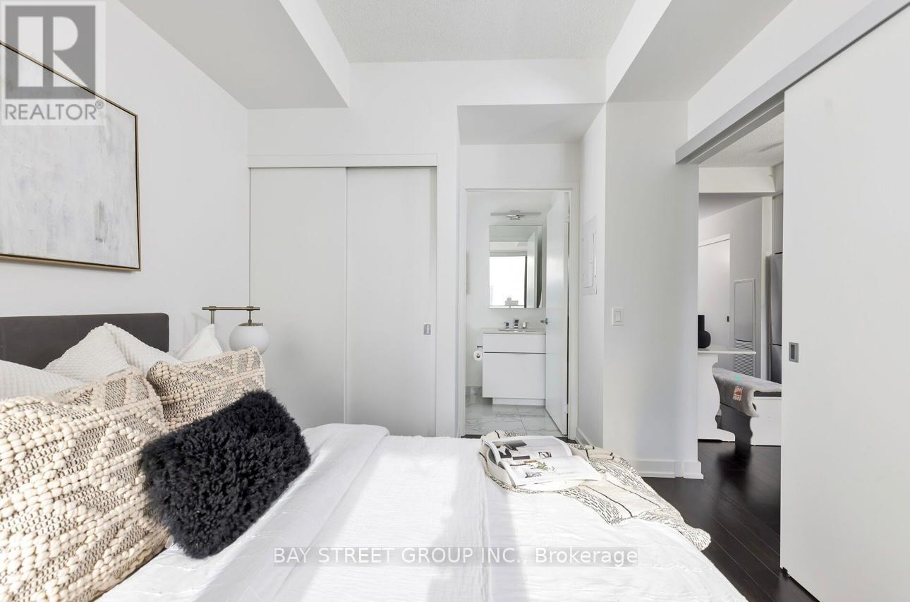 2208 - 25 Richmond Street E, Toronto, ON - Indoor Photo Showing Bedroom