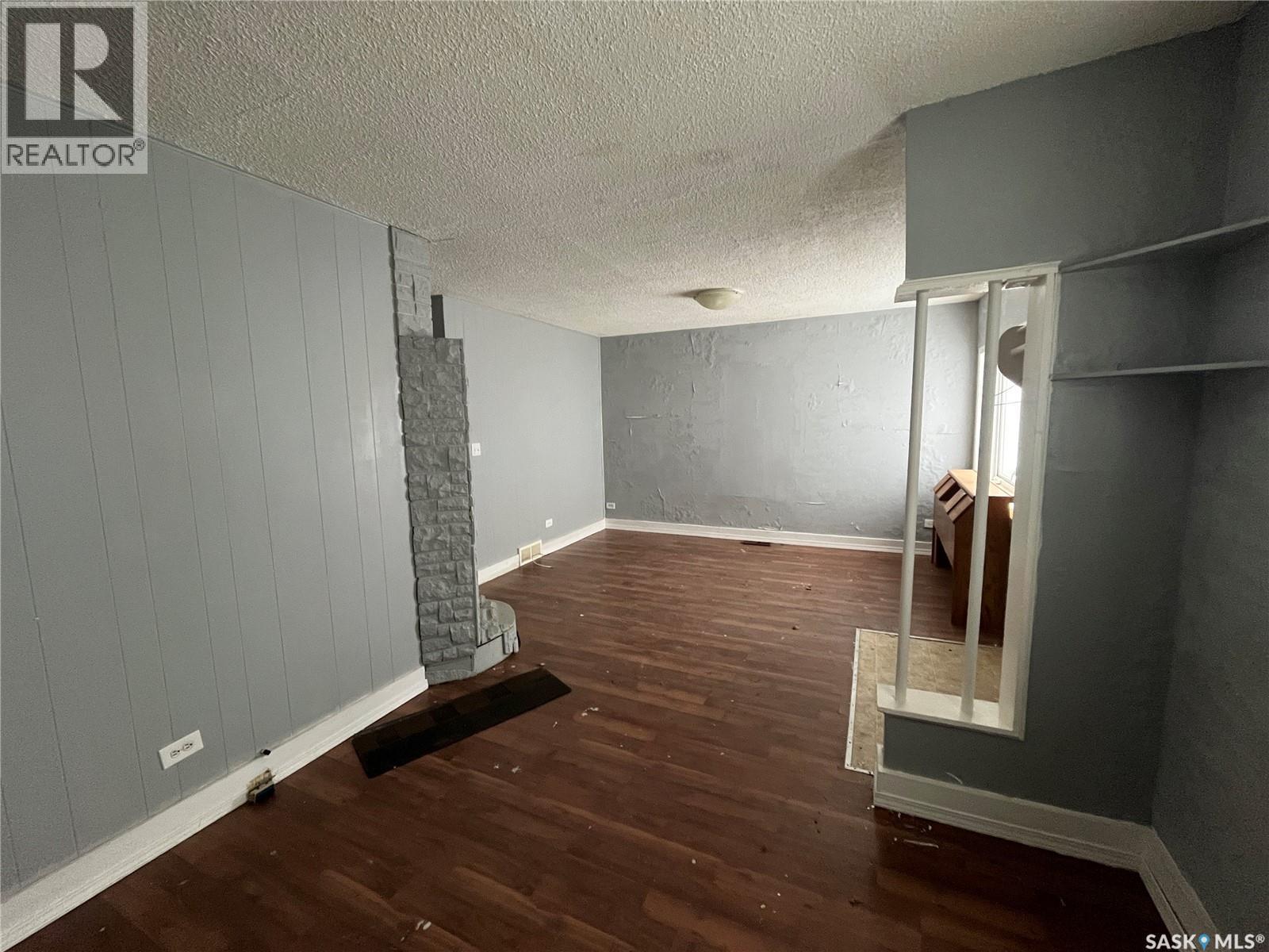 812 99Th Street, North Battleford, SK - Indoor Photo Showing Other Room