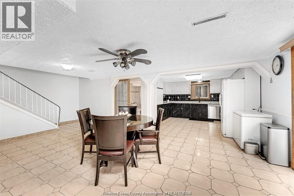 10615 Keating Crescent, Windsor, ON - Indoor