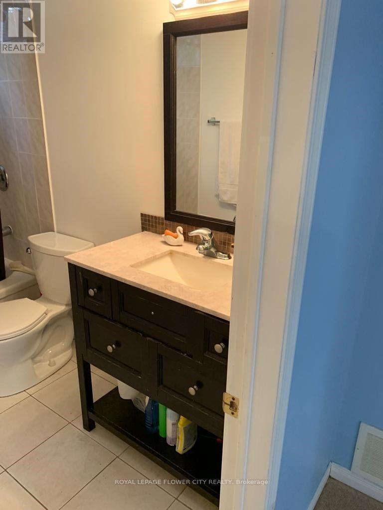 Bsmt - 5688 Brightpool Crescent, Mississauga, ON - Indoor Photo Showing Bathroom