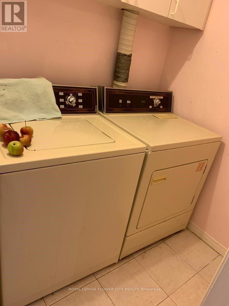 Bsmt - 5688 Brightpool Crescent, Mississauga, ON - Indoor Photo Showing Laundry Room