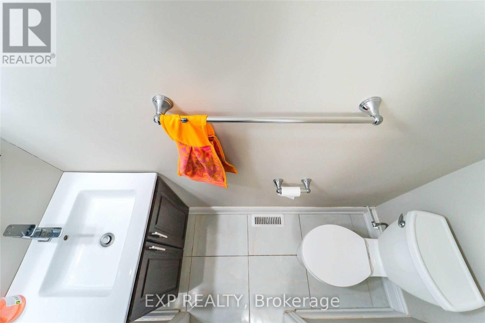 7 Hollyhedge Court, Brampton, ON - Indoor Photo Showing Bathroom