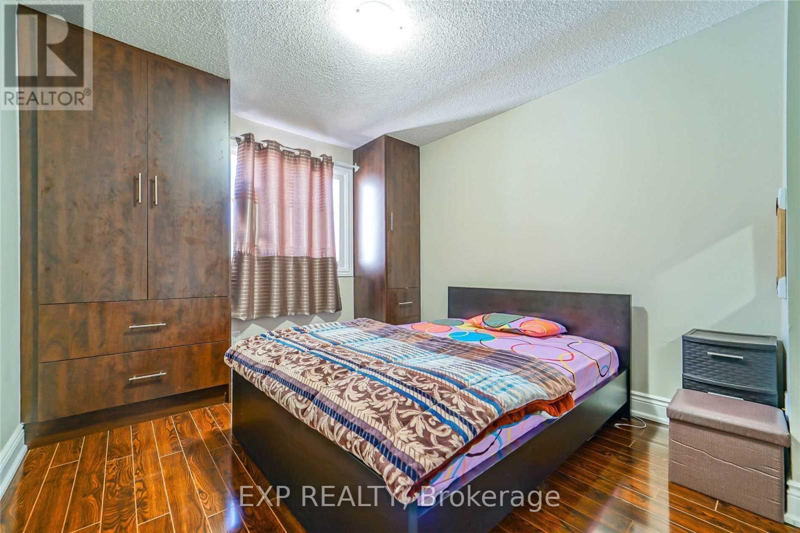 7 Hollyhedge Court, Brampton, ON - Indoor Photo Showing Bedroom