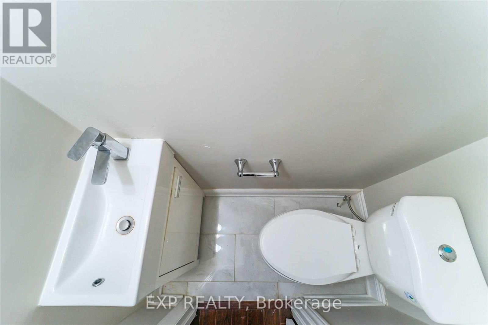 7 Hollyhedge Court, Brampton, ON - Indoor Photo Showing Bathroom