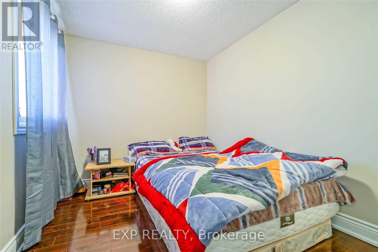 7 Hollyhedge Court, Brampton, ON - Indoor Photo Showing Bedroom