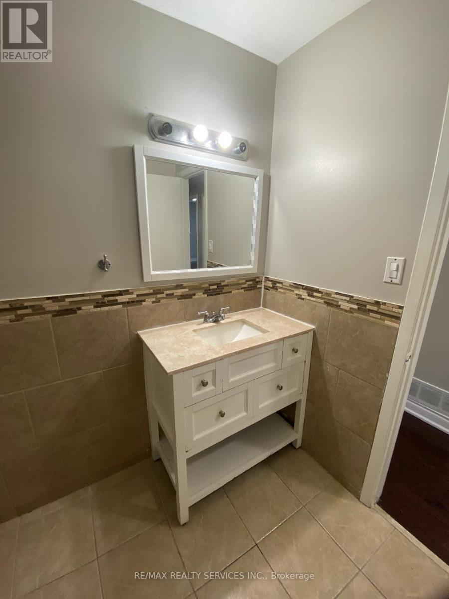 7731 Redstone Road, Mississauga, ON - Indoor Photo Showing Bathroom