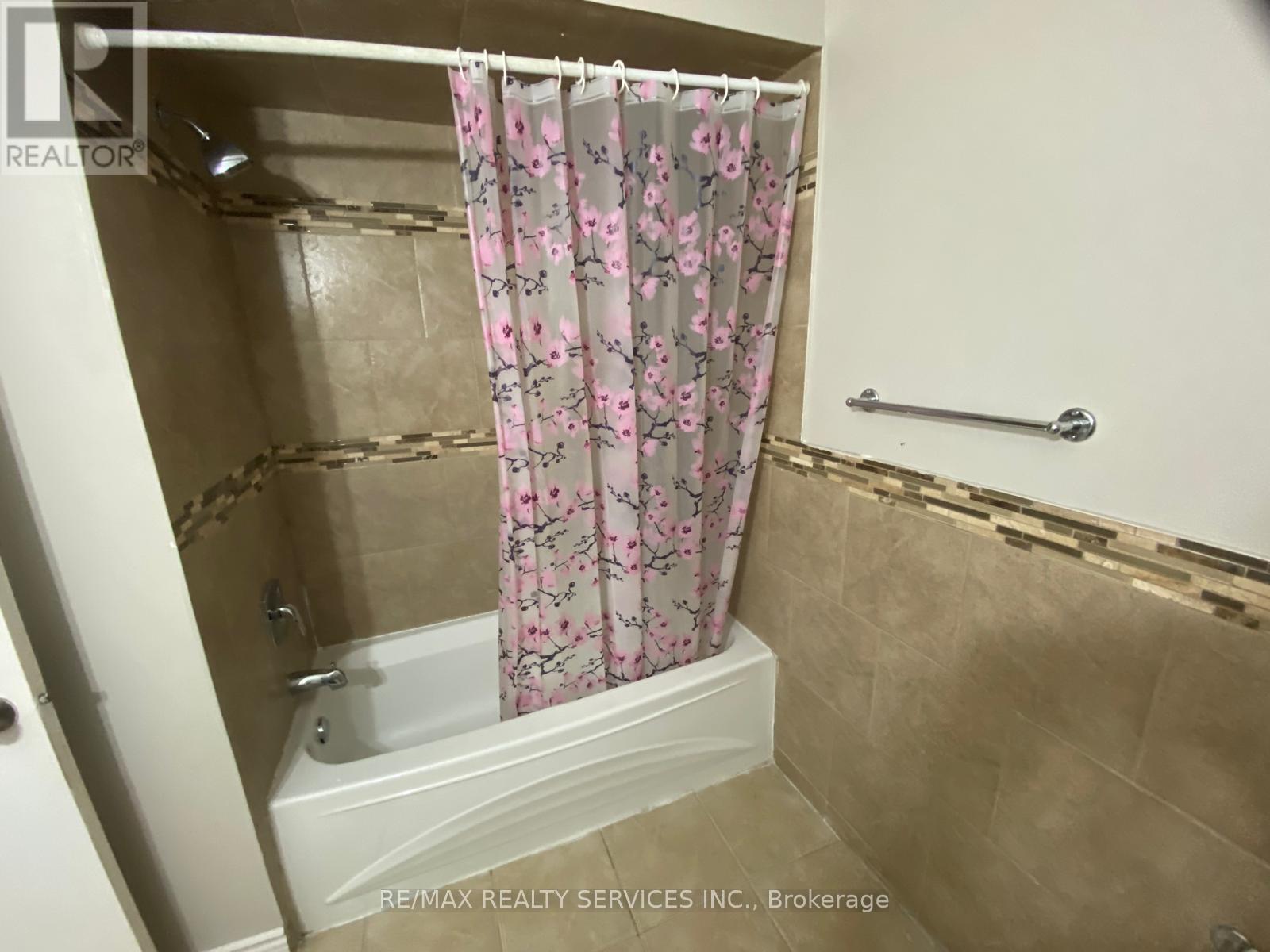 7731 Redstone Road, Mississauga, ON - Indoor Photo Showing Bathroom