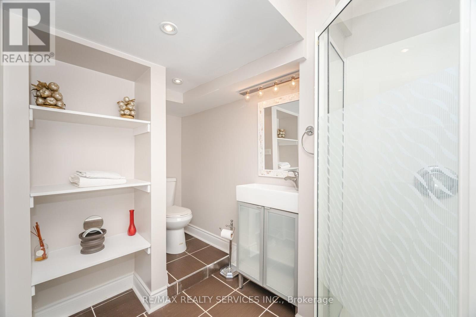 3027 Richview Boulevard, Oakville, ON - Indoor