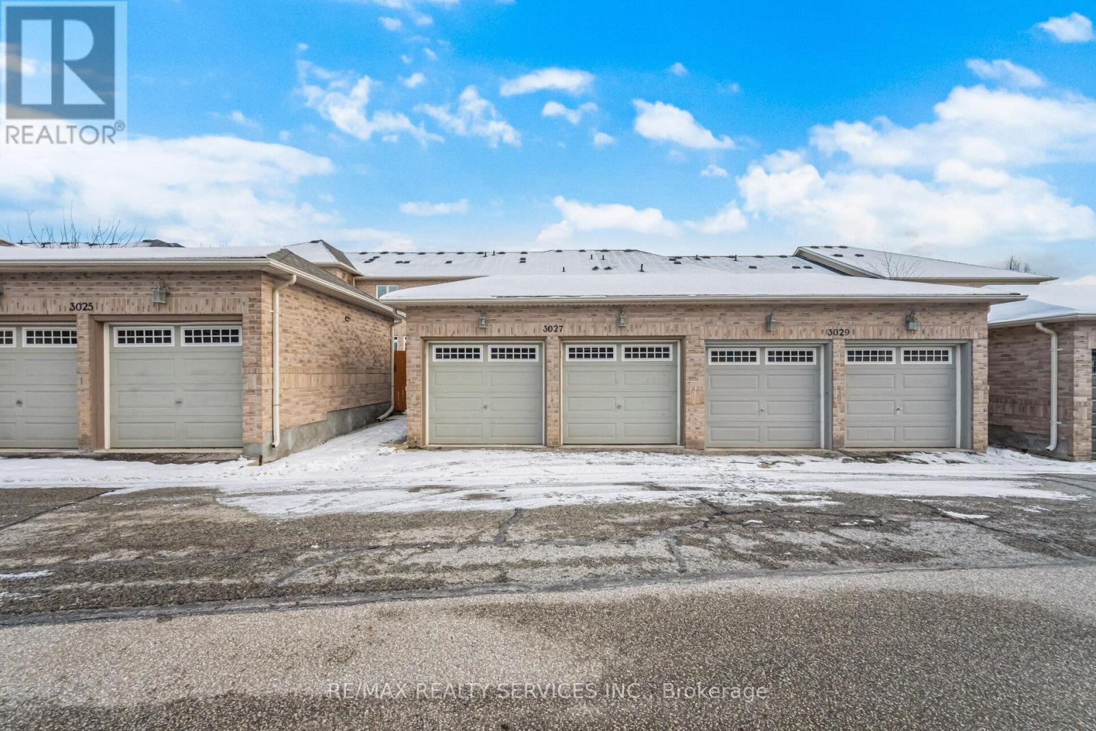 3027 Richview Boulevard, Oakville, ON - Outdoor