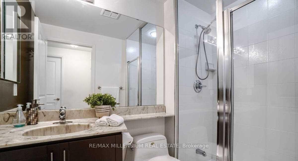 1707 - 80 Absolute Avenue, Mississauga, ON - Indoor Photo Showing Bathroom