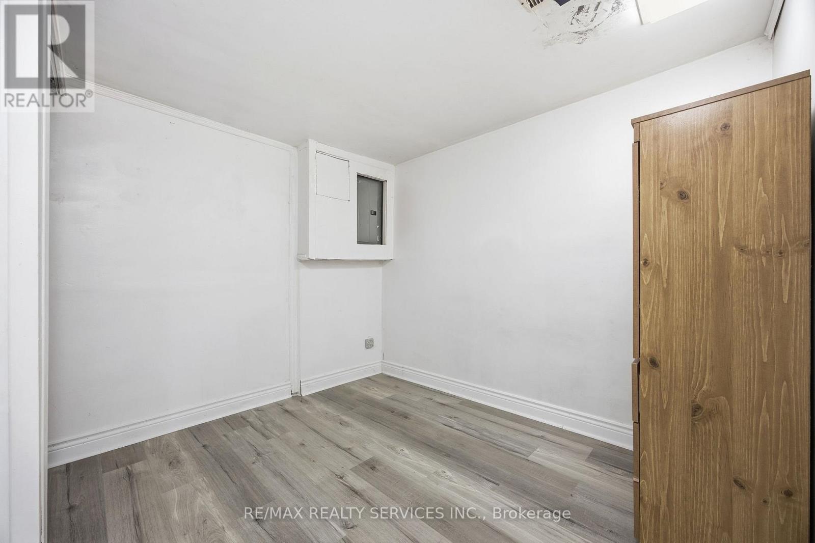 17 Avening Drive, Toronto, ON - Indoor Photo Showing Other Room