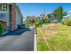 Side gate opens up so you can drive through if needed -