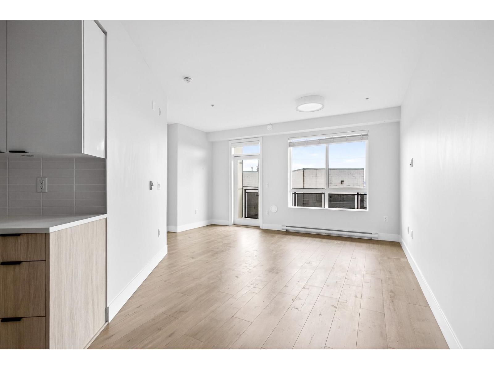 214 20061 Fraser Highway, Langley, BC - Indoor