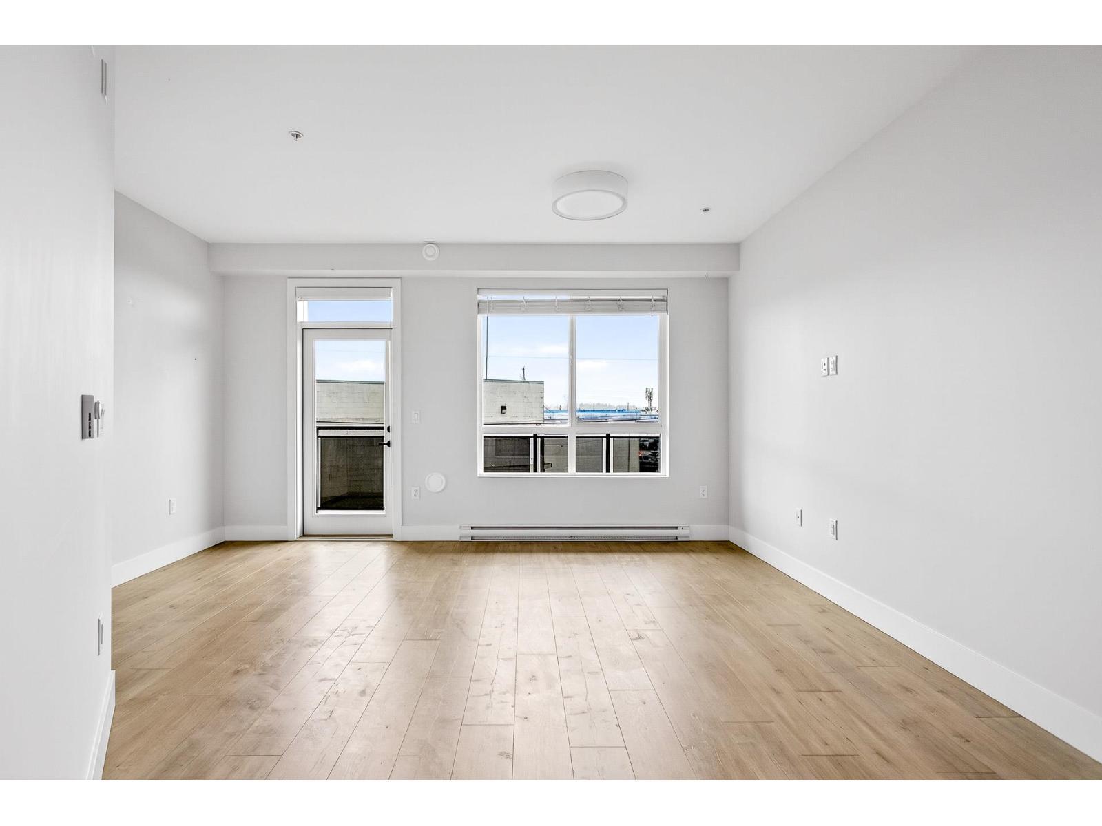 214 20061 Fraser Highway, Langley, BC - Indoor