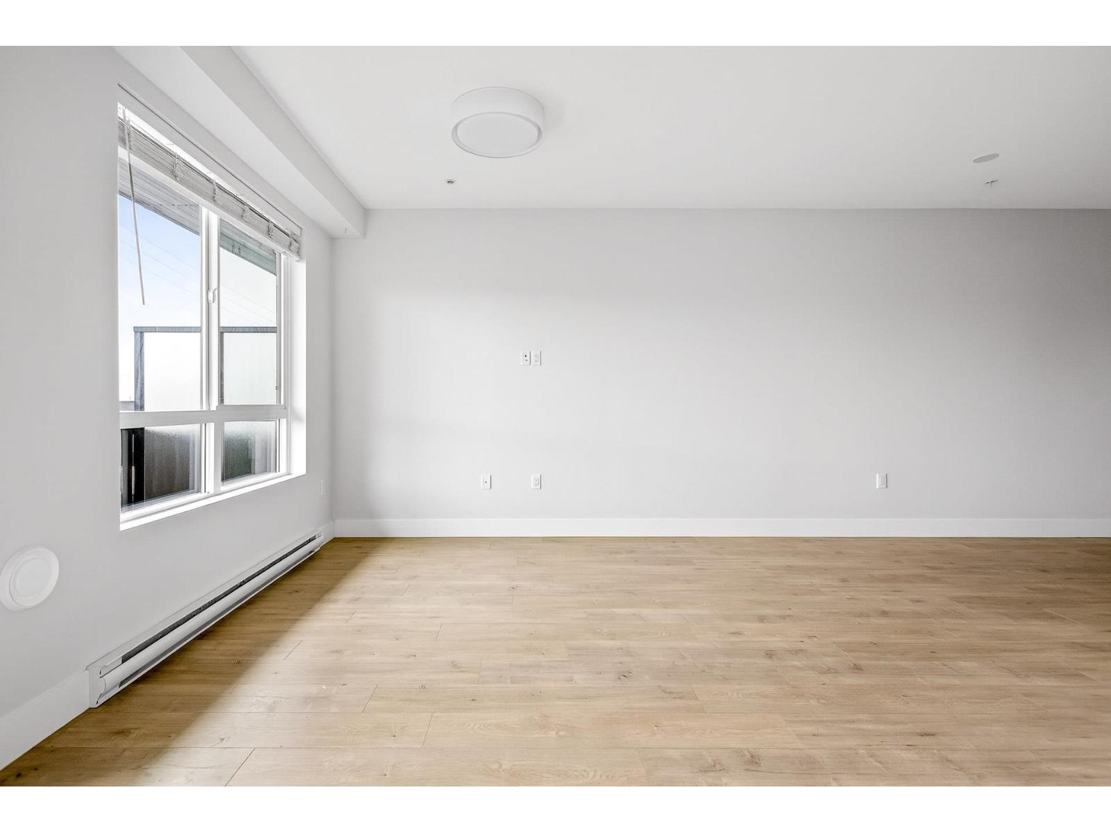 214 20061 Fraser Highway, Langley, BC - Indoor Photo Showing Other Room