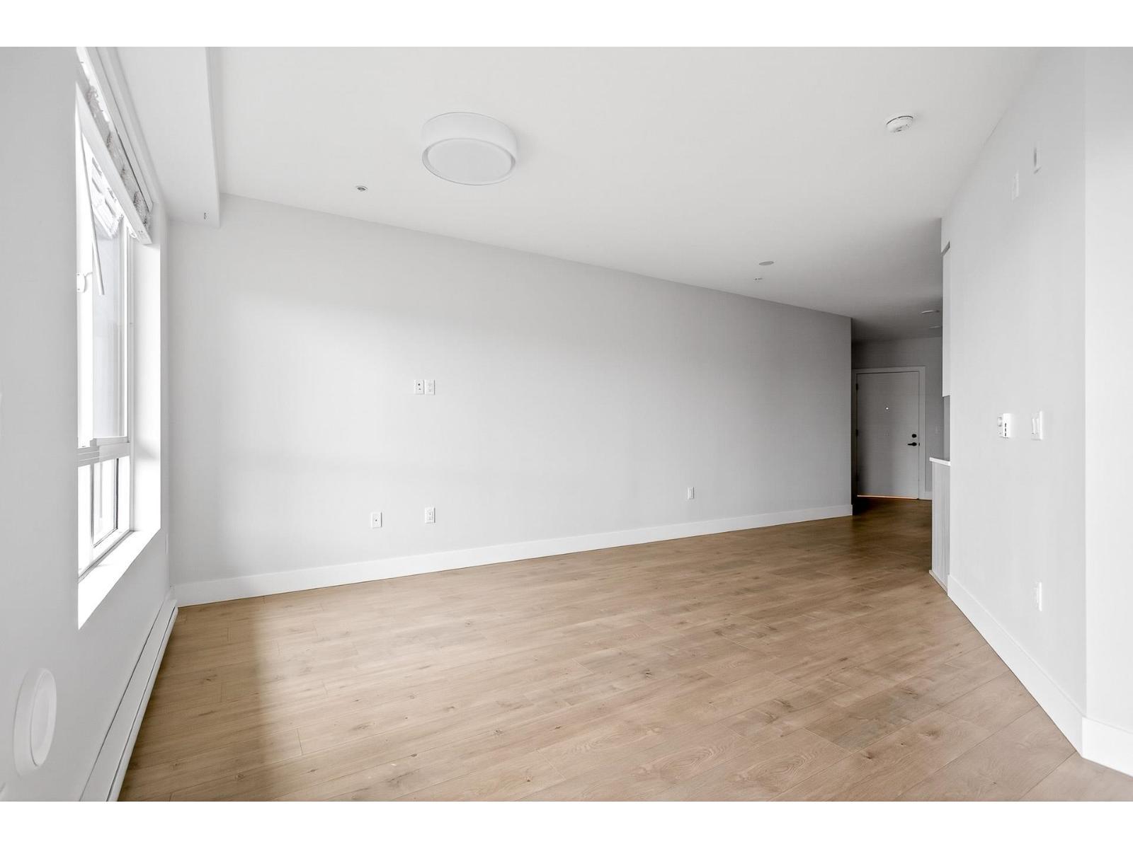 214 20061 Fraser Highway, Langley, BC - Indoor Photo Showing Other Room