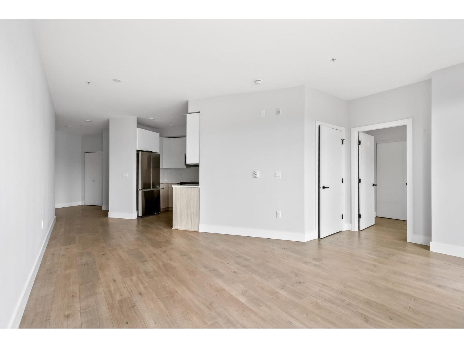 214 20061 Fraser Highway, Langley, BC - Indoor