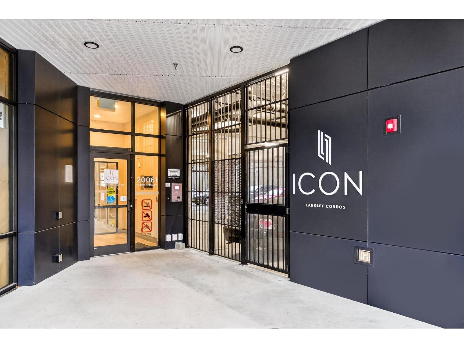 214 20061 Fraser Highway, Langley, BC - With Exterior