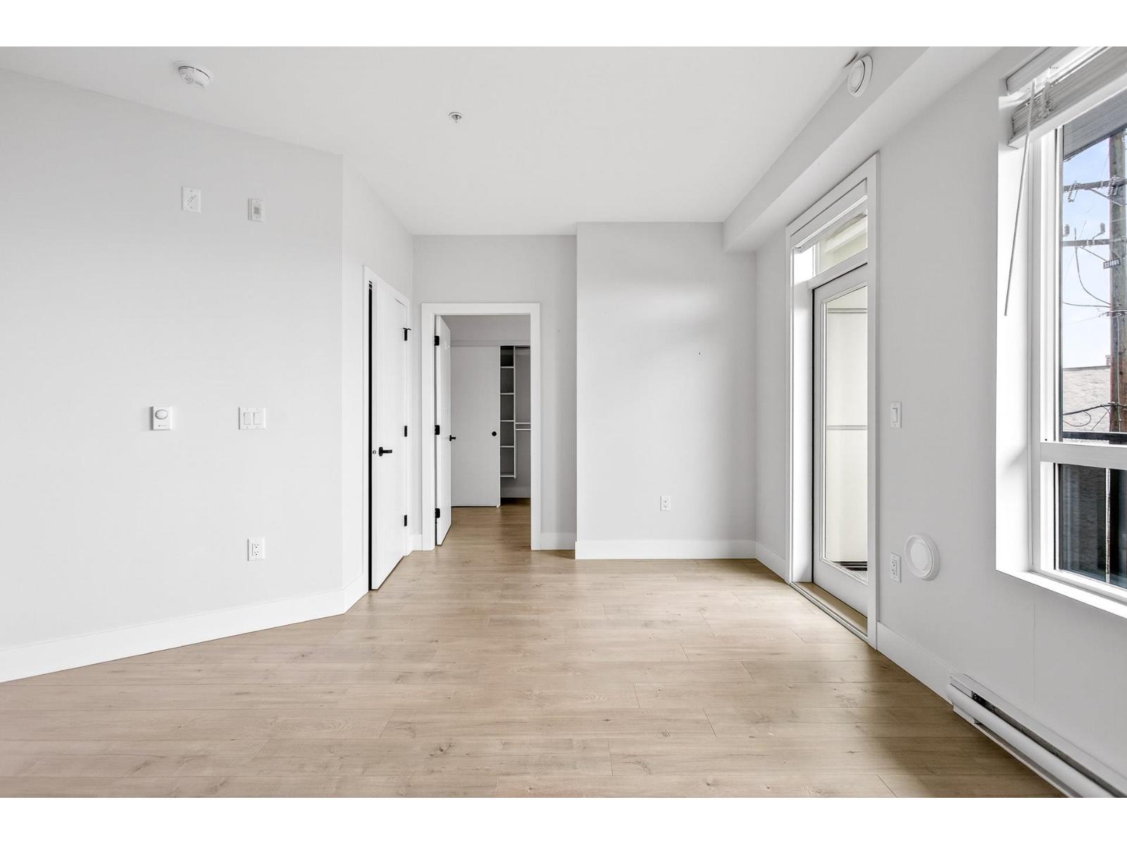 214 20061 Fraser Highway, Langley, BC - Indoor Photo Showing Other Room