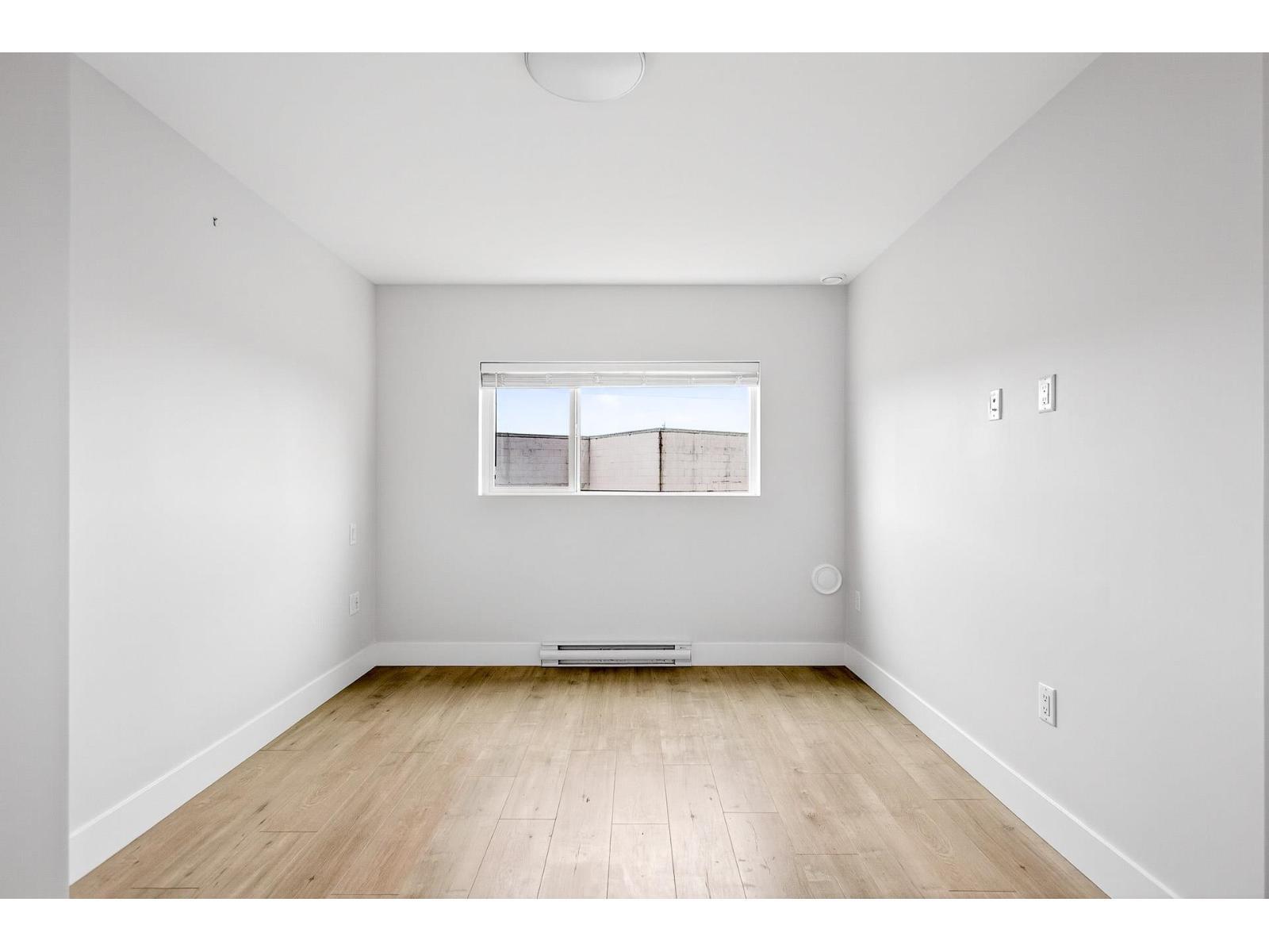 214 20061 Fraser Highway, Langley, BC - Indoor Photo Showing Other Room