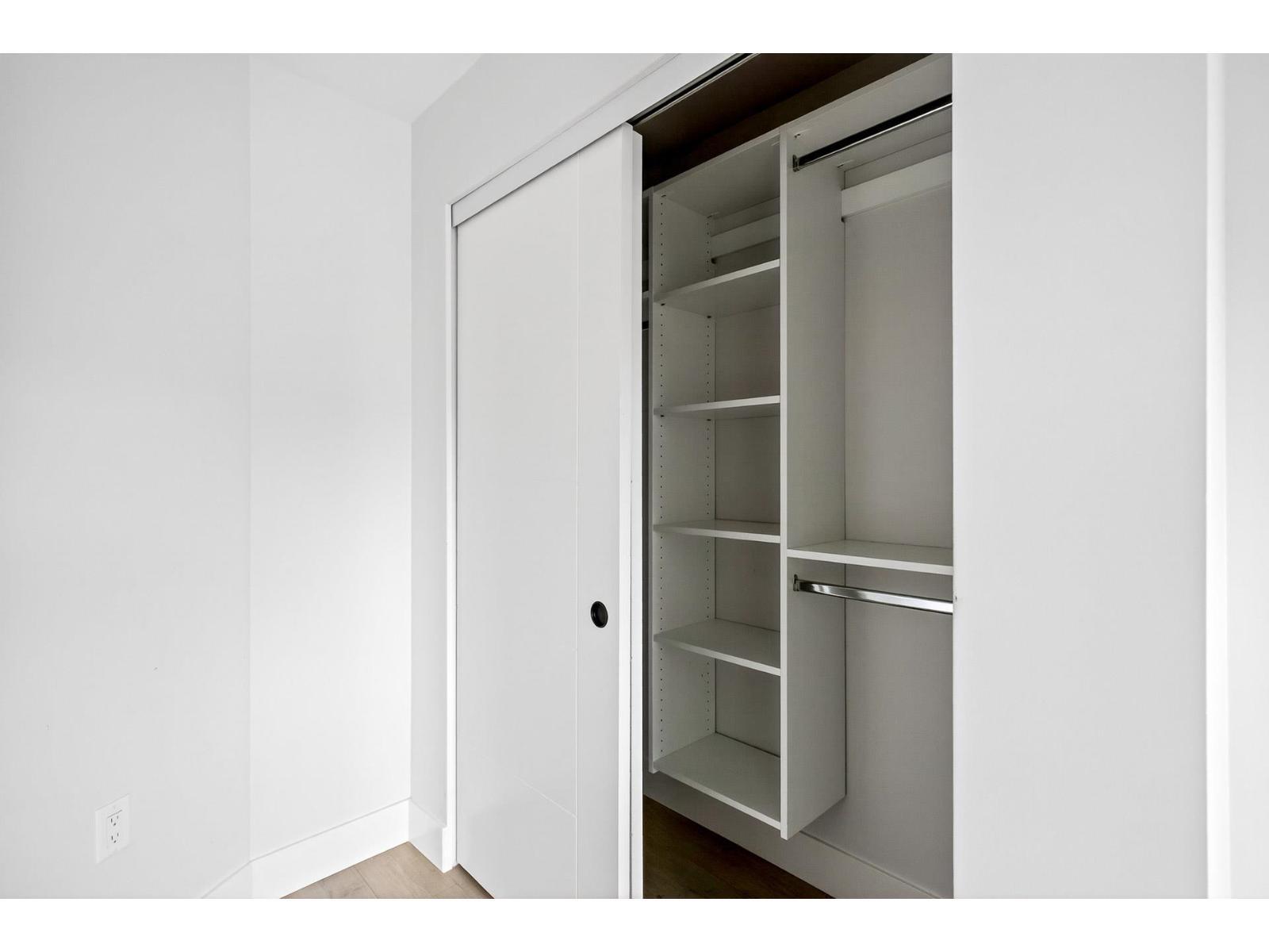 214 20061 Fraser Highway, Langley, BC - Indoor Photo Showing Other Room