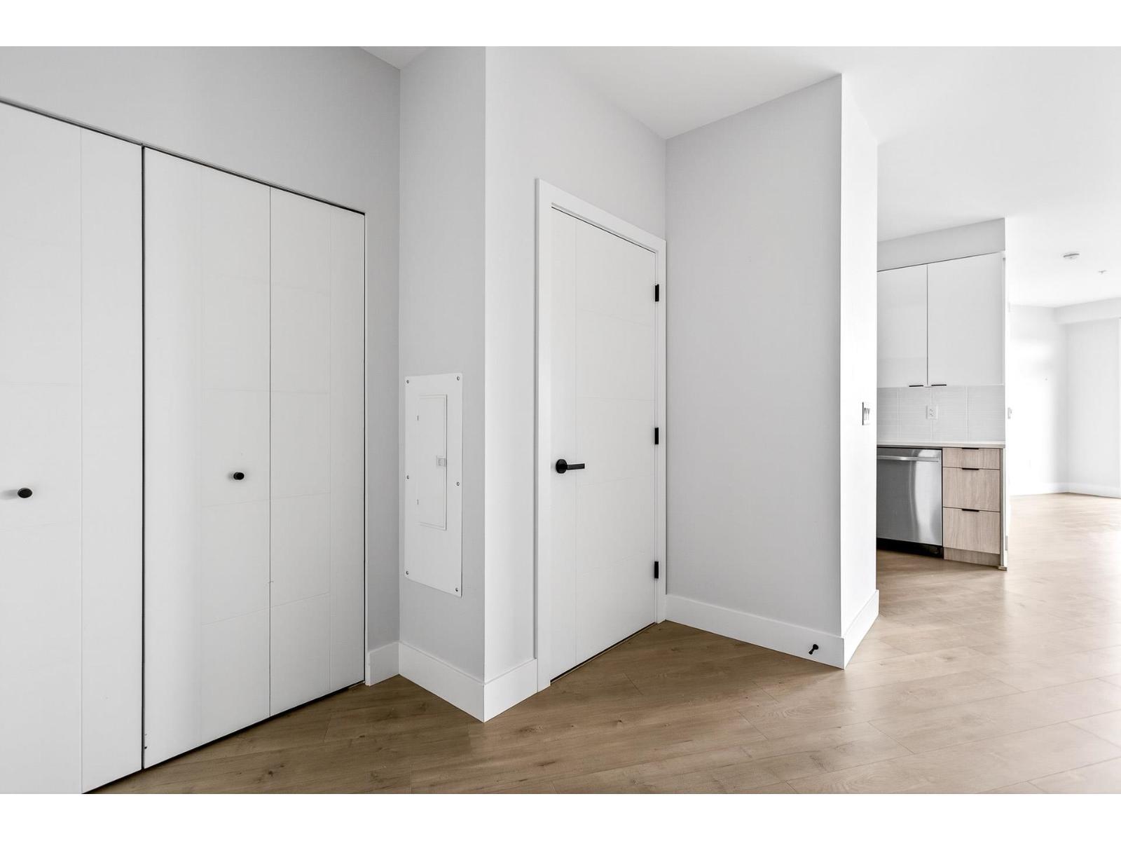 214 20061 Fraser Highway, Langley, BC - Indoor Photo Showing Other Room