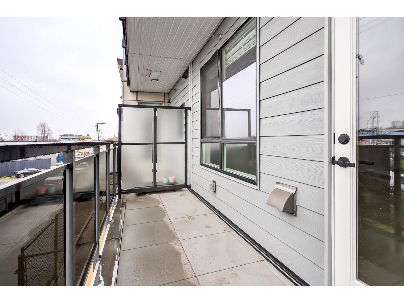 214 20061 Fraser Highway, Langley, BC - Outdoor With Balcony With Exterior