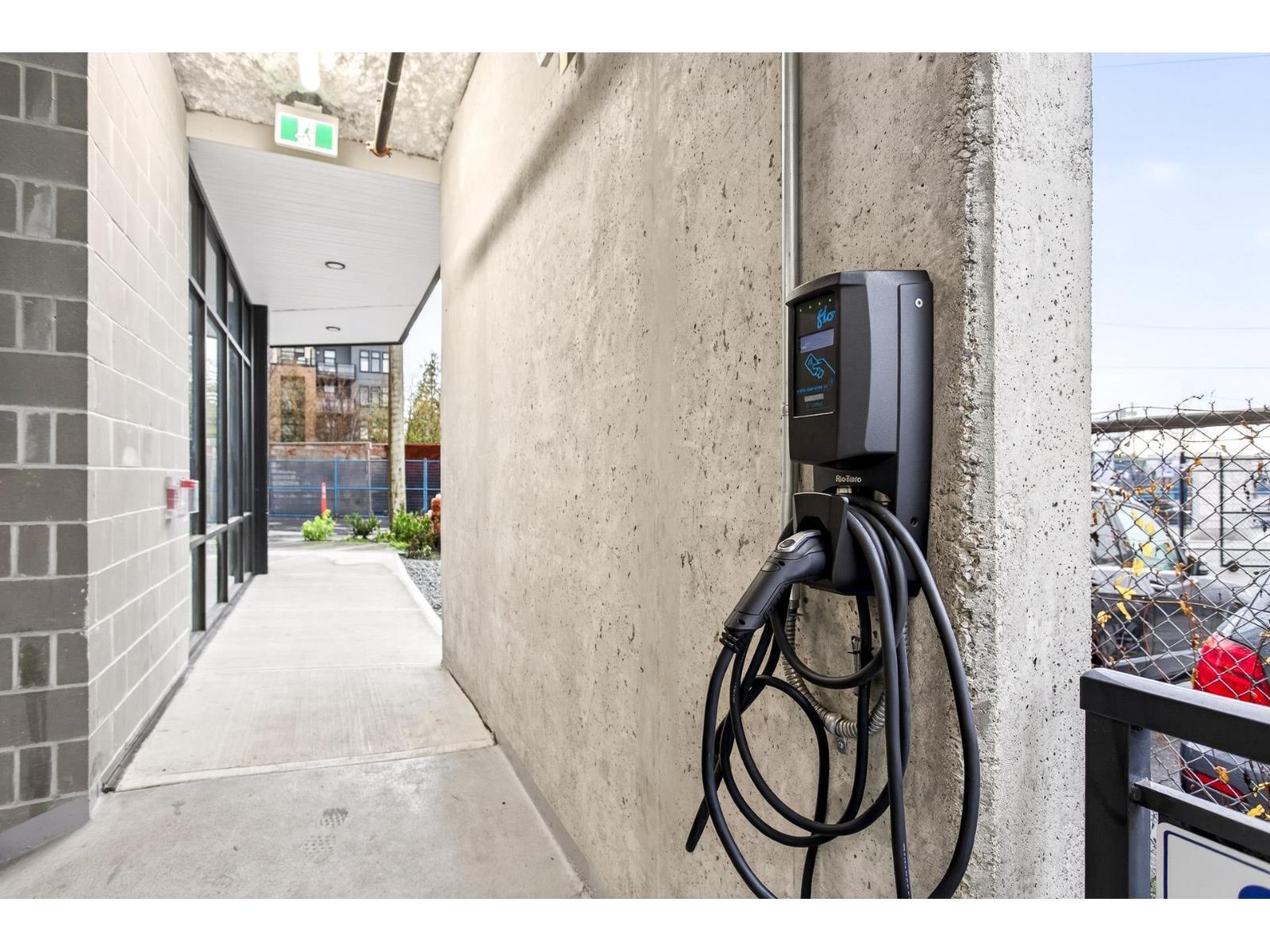 214 20061 Fraser Highway, Langley, BC - With Exterior