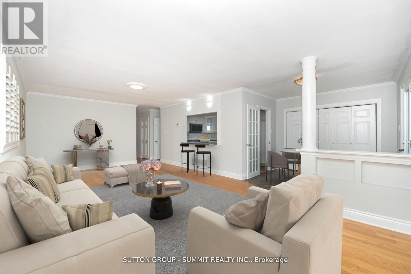 3018 Dalehurst Drive, Mississauga, ON - Indoor Photo Showing Living Room