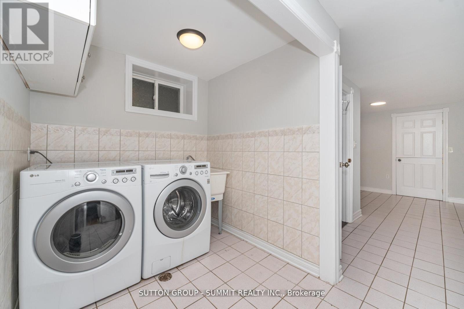 3018 Dalehurst Drive, Mississauga, ON - Indoor Photo Showing Laundry Room