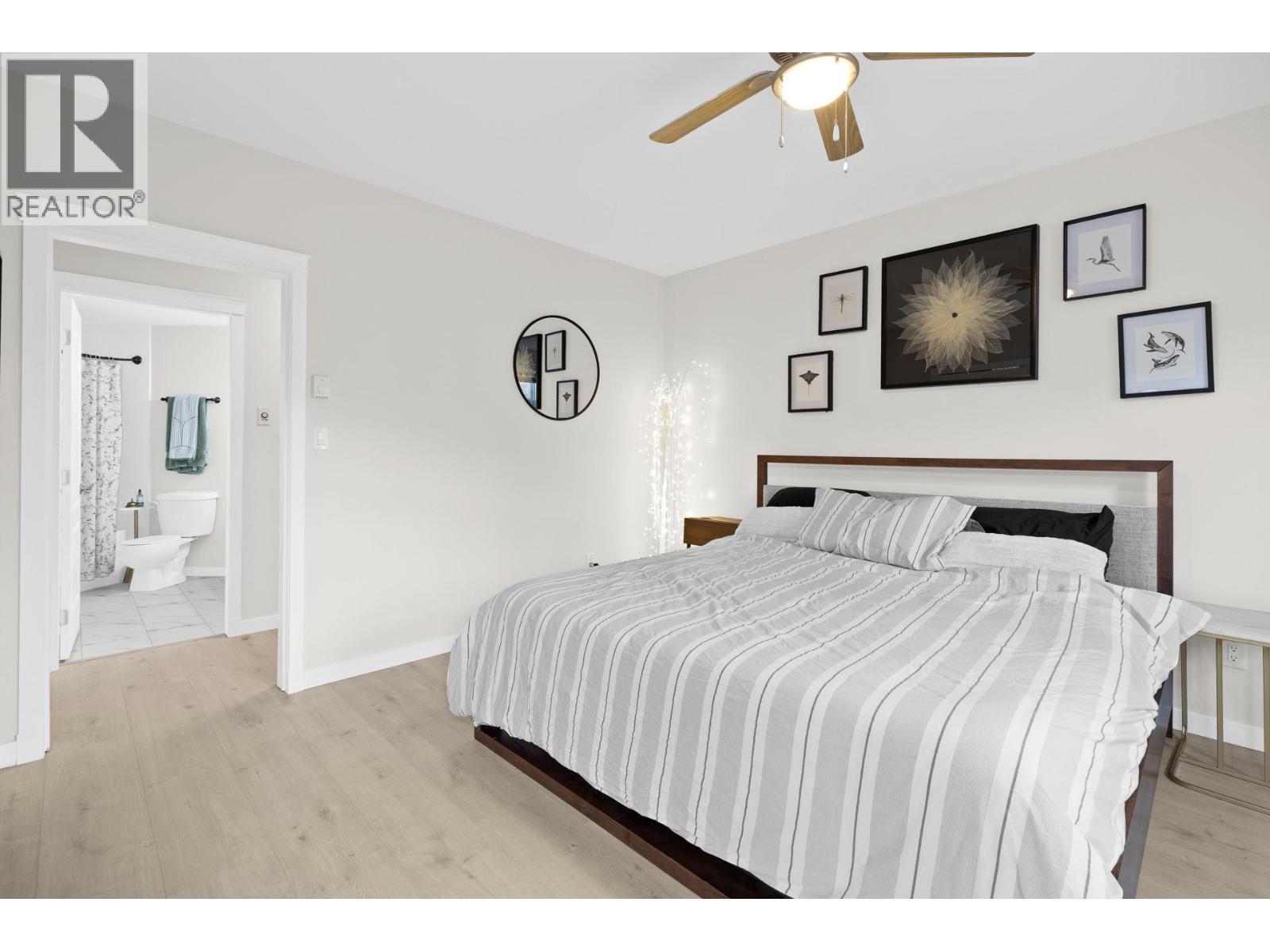 Primary bedroom - 303 Whitman Road Unit# 106, Kelowna, BC - Indoor Photo Showing Bedroom