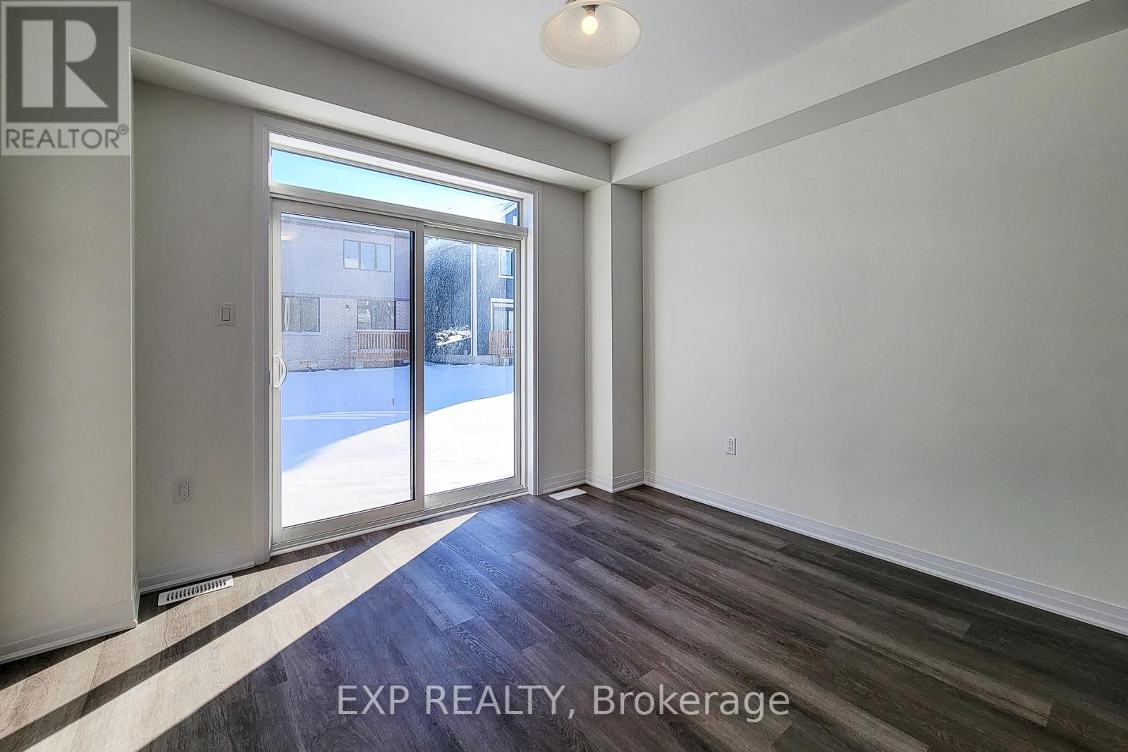 31 Turnbull Drive, Brantford, ON - Indoor Photo Showing Other Room