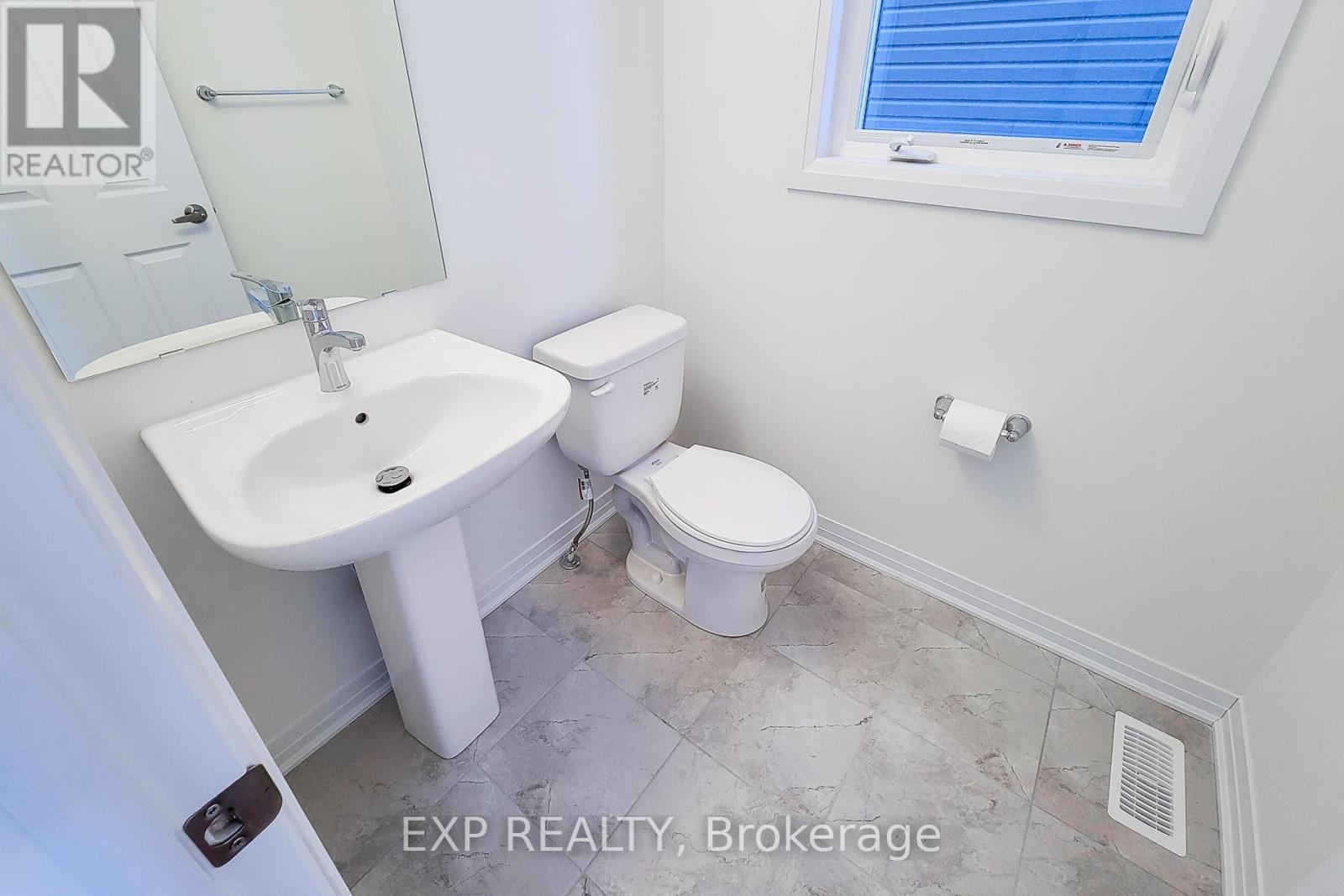 31 Turnbull Drive, Brantford, ON - Indoor Photo Showing Bathroom