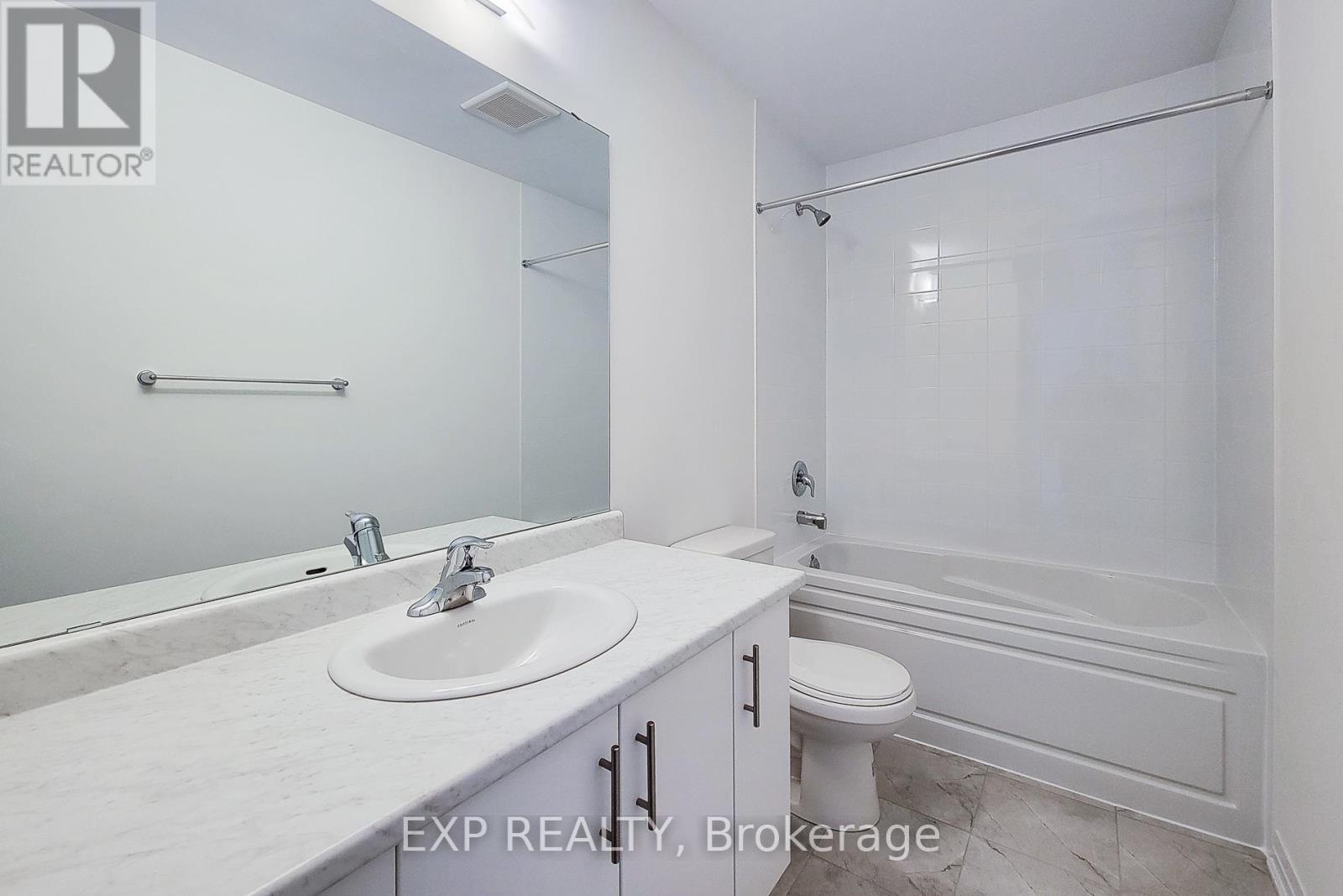31 Turnbull Drive, Brantford, ON - Indoor Photo Showing Bathroom