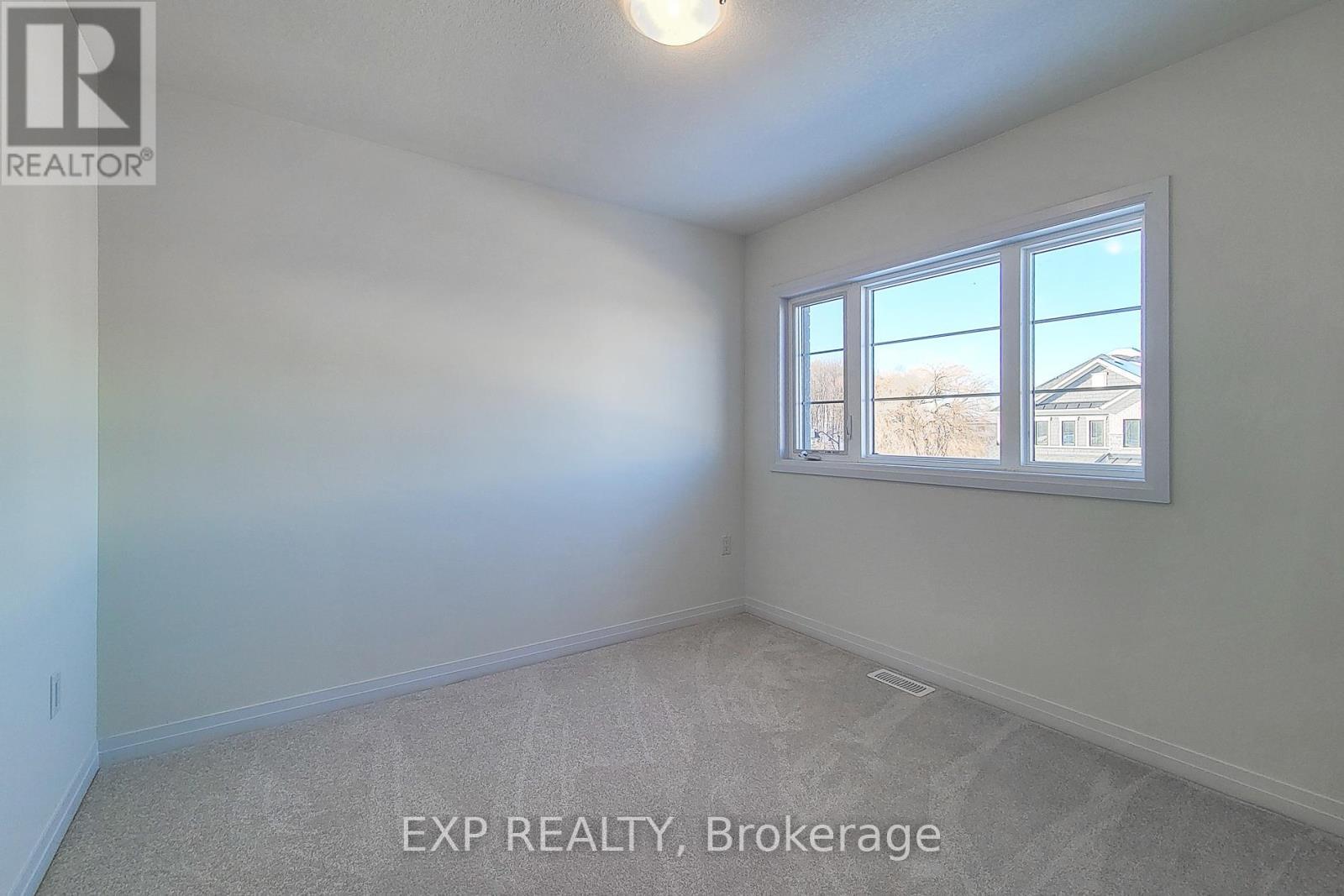 31 Turnbull Drive, Brantford, ON - Indoor Photo Showing Other Room