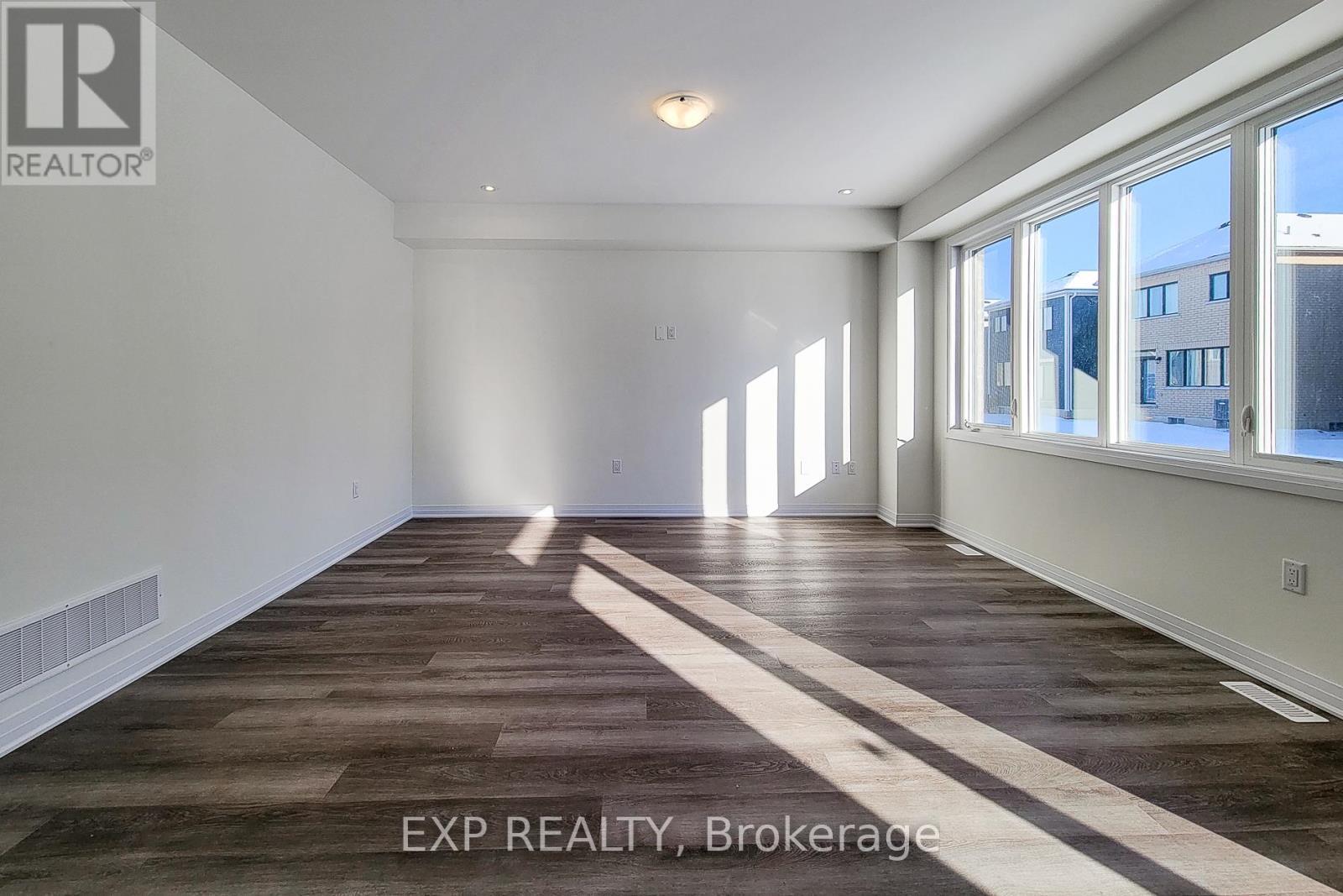 31 Turnbull Drive, Brantford, ON - Indoor Photo Showing Other Room