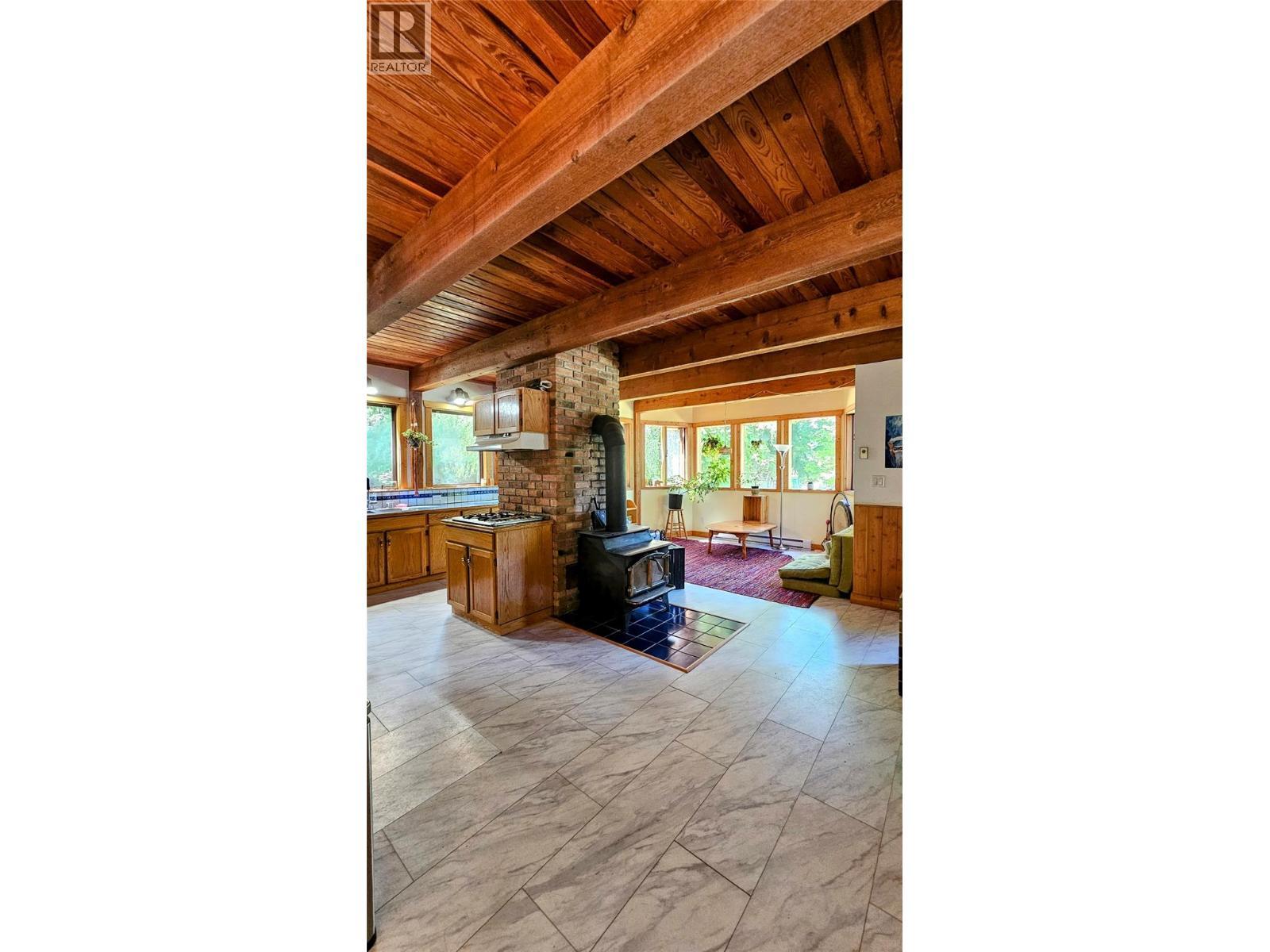 8496 B Procter Road E, Procter, BC - Photo Showing Other Room