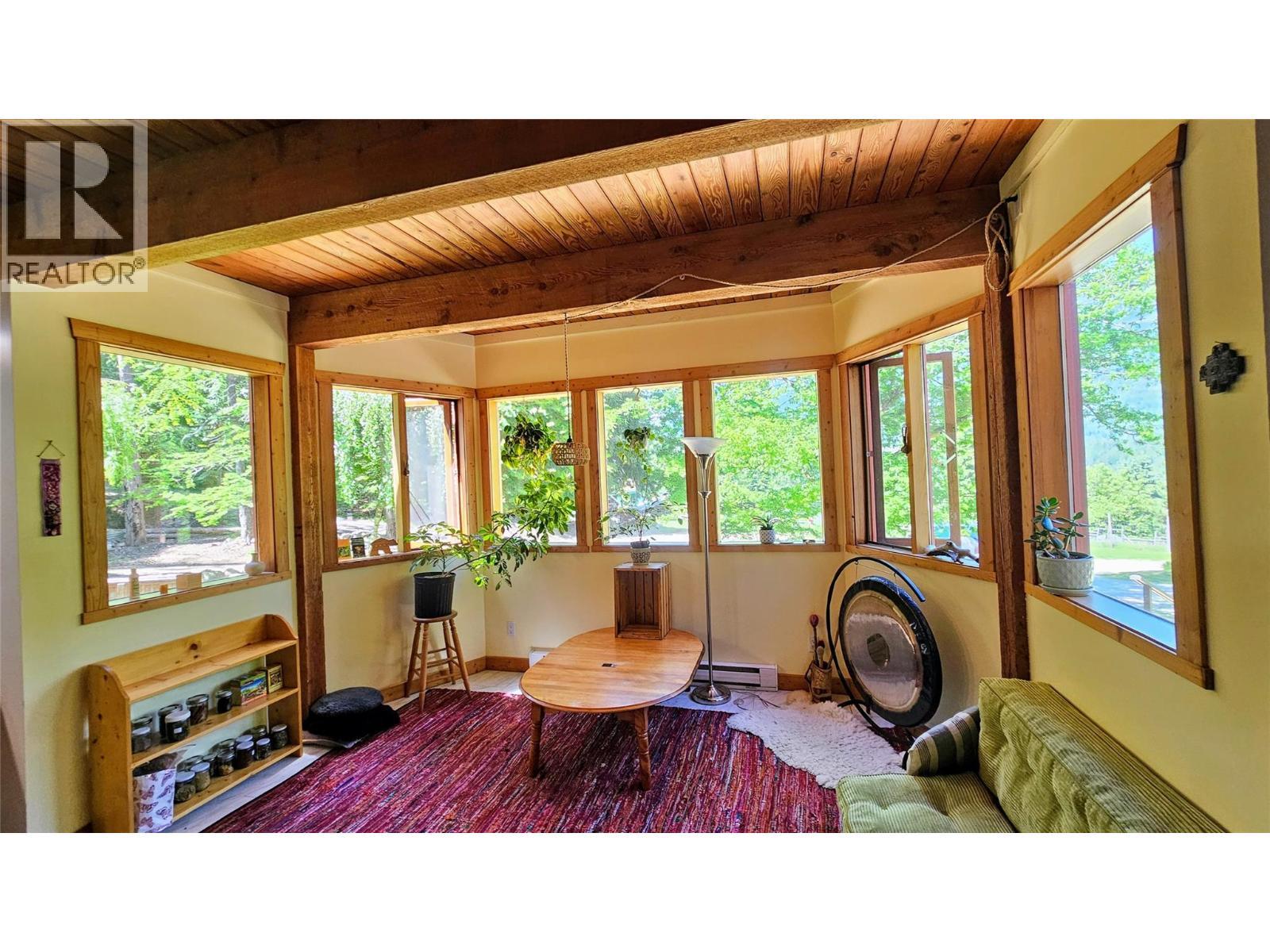 8496 B Procter Road E, Procter, BC - Indoor