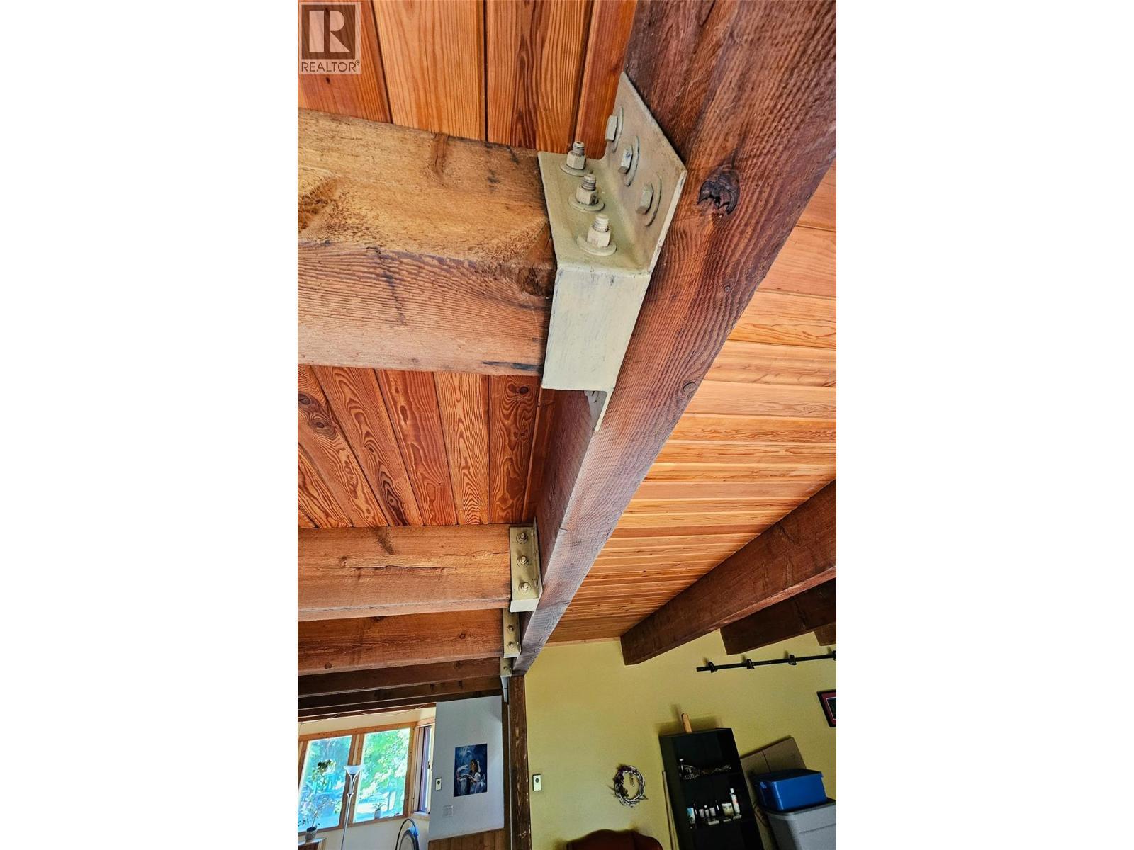 8496 B Procter Road E, Procter, BC - Indoor Photo Showing Other Room