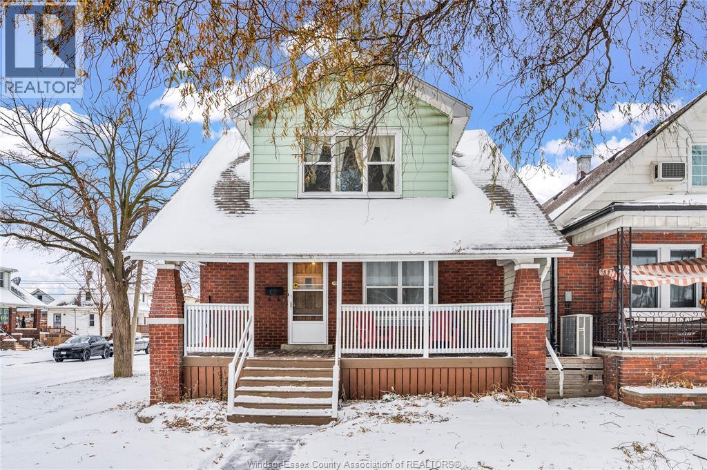 1097 Moy Avenue, Windsor, ON - Outdoor With Deck Patio Veranda